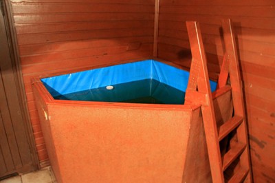 Bath on the wood in the village. Troyeshchina reviews, bath/sauna Kyiv Desnyansky district  from. Troeshina, st. P.Zaporozhets, 10, photo, address with a travel card.