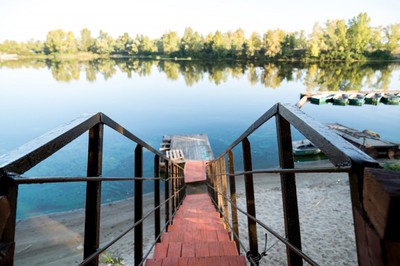 Sauna on the wood «Emerald» reviews, bath/sauna Kyiv Obolonsky district st. Prirechnaya, 37 (on the banks of the Dnieper), photo, address with a travel card.