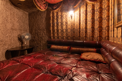 HOYA - a place for large and noisy companies reviews, bath/sauna Kyiv Pechersk district st. General Almazov, 2 (Kutuzov), photo, address with a travel card.