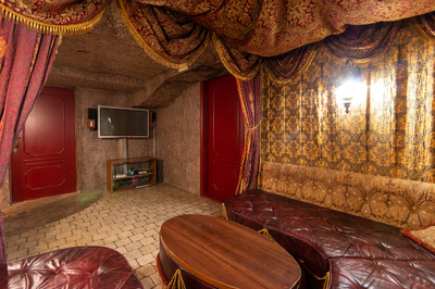 HOYA - a place for large and noisy companies reviews, bath/sauna Kyiv Pechersk district st. General Almazov, 2 (Kutuzov), photo, address with a travel card.