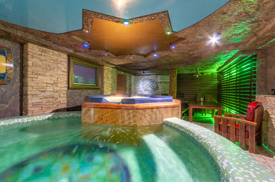 HOYA - a place for large and noisy companies reviews, bath/sauna Kyiv Pechersk district st. General Almazov, 2 (Kutuzov), photo, address with a travel card.