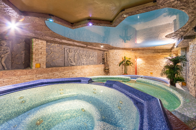 HOYA - a place for large and noisy companies reviews, bath/sauna Kyiv Pechersk district st. General Almazov, 2 (Kutuzov), photo, address with a travel card.