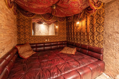 HOYA - a place for large and noisy companies reviews, bath/sauna Kyiv Pechersk district st. General Almazov, 2 (Kutuzov), photo, address with a travel card.