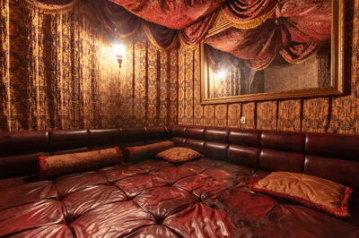 HOYA - a place for large and noisy companies reviews, bath/sauna Kyiv Pechersk district st. General Almazov, 2 (Kutuzov), photo, address with a travel card.