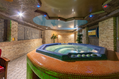 HOYA - a place for large and noisy companies reviews, bath/sauna Kyiv Pechersk district st. General Almazov, 2 (Kutuzov), photo, address with a travel card.