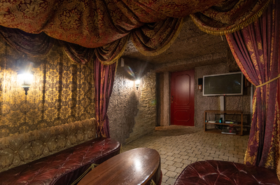 HOYA - a place for large and noisy companies reviews, bath/sauna Kyiv Pechersk district st. General Almazov, 2 (Kutuzov), photo, address with a travel card.