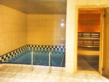 Sauna, bath Saunas of the hotel complex «Chervona Kalina» on the Dnieper, Kyiv reviews, photo, address - kievsauna.com Saunas of the hotel complex «Chervona Kalina» on the Dnieper reviews, bath/sauna Kyiv Desnyansky district Roman Shukhevych Avenue 7, Muromets Park (Northern Bridge), photo, address with a travel card.