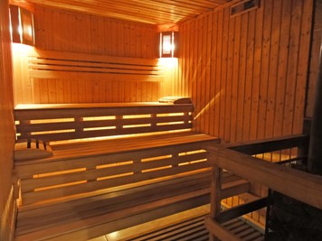 Sauna, bath Saunas of the hotel complex «Chervona Kalina» on the Dnieper, Kyiv reviews, photo, address - kievsauna.com Saunas of the hotel complex «Chervona Kalina» on the Dnieper reviews, bath/sauna Kyiv Desnyansky district Roman Shukhevych Avenue 7, Muromets Park (Northern Bridge), photo, address with a travel card.
