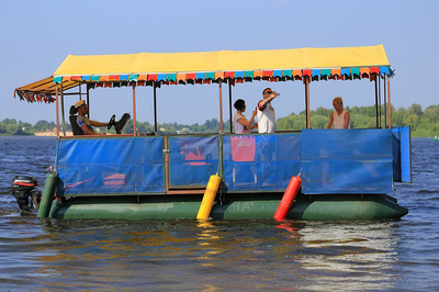 Firewood sauna «Friday» by the water reviews, bath/sauna Kyiv Obolonsky district St. Prirechnaya, 37, photo, address with a travel card.