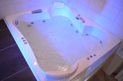 Sauna on the wood «New Petrivtsi» reviews, bath/sauna Kyiv Obolonsky district New Pertovtsy village, st. field, photo, address with a travel card.