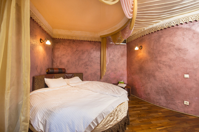 Bath and entertainment complex with professional karaoke Travel Club №1 in Kyiv reviews, bath/sauna Kyiv Dnieper  district ave. Sobornosti, 15, photo, address with a travel card.