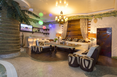 Bath and entertainment complex with professional karaoke Travel Club №1 in Kyiv reviews, bath/sauna Kyiv Dnieper  district ave. Sobornosti, 15, photo, address with a travel card.