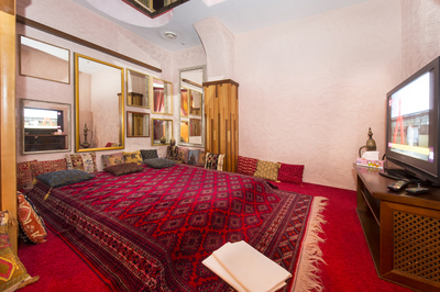 Bath and entertainment complex with professional karaoke Travel Club №1 in Kyiv reviews, bath/sauna Kyiv Dnieper  district ave. Sobornosti, 15, photo, address with a travel card.